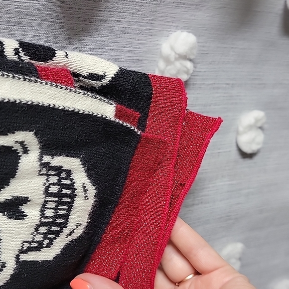 NWT Midnight Fright Cat Eye Glasses Skull Blanket Throw hanger not included - Picture 4 of 8